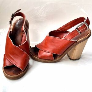 CHLOÉ Burnt Orange Brown Leather Slingback Crossover Wood Block Heels